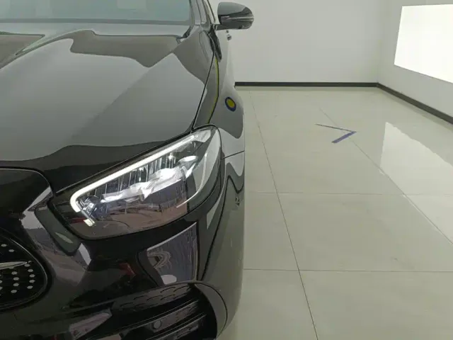 Mercedes-Benz E-Class — Фото автомобиля 5