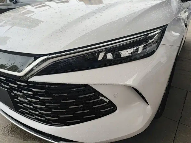BYD Qin L — Фото автомобиля 23