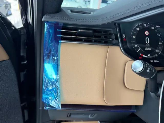 Land Rover Range Rover Sport — Фото автомобиля 12