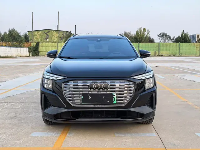 Audi Q5 e-tron — Фото автомобиля 2