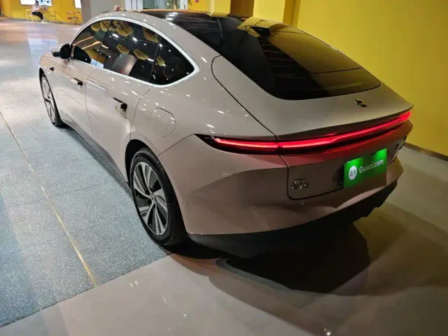 Nio ET5 — Фото автомобиля 4
