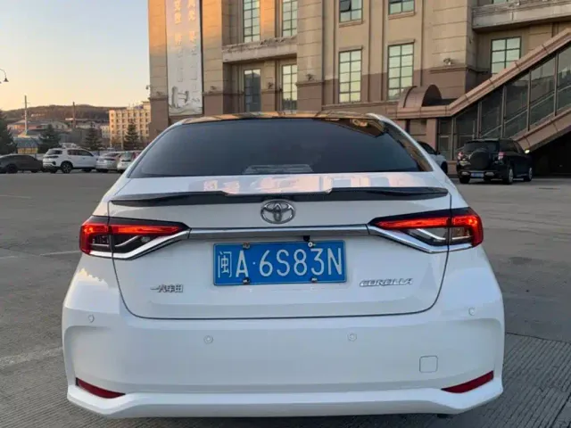 Toyota Corolla — Фото автомобиля 5