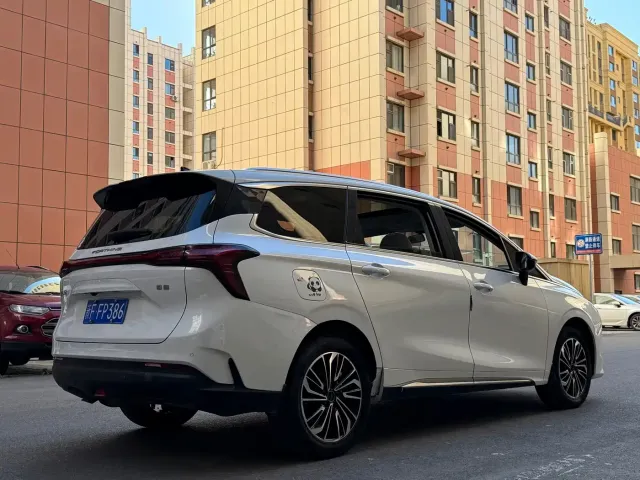Dongfeng Fengxing Fengxing Yacht 2022 1.5T DCT Chase the Wind Edition — Фото автомобиля 9