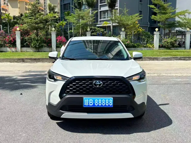 Toyota Corolla Cross — Фото автомобиля 2