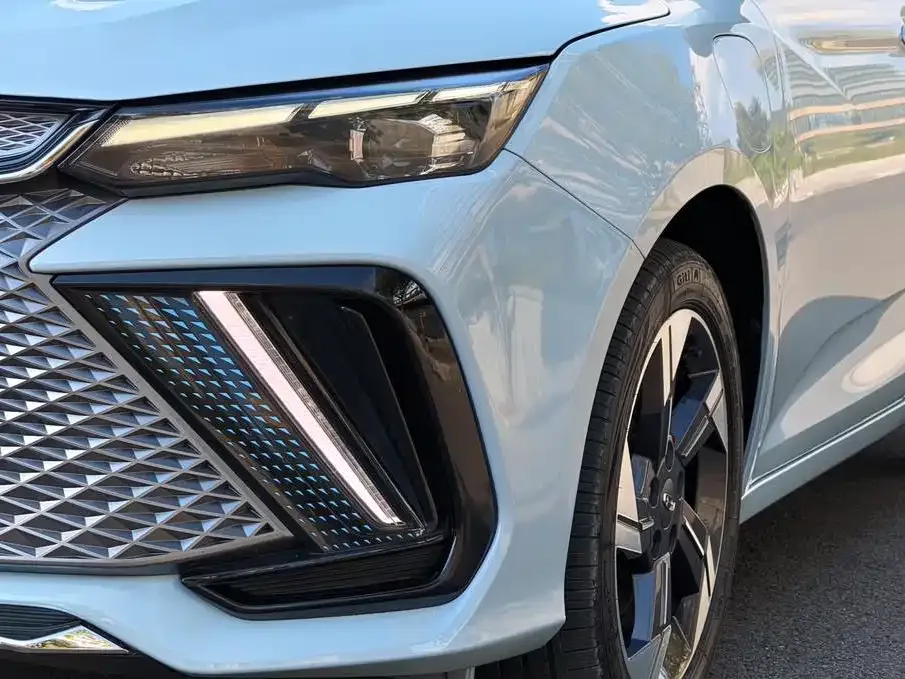 Geely Emgrand L HiP 2022 1.5TD-DHT Pro 100KM Super Rui — Фото автомобиля 7