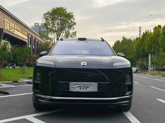 Nio ES8 — Фото автомобиля 9