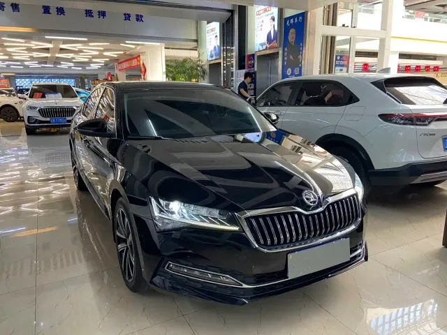 Skoda Superb — Фото автомобиля 3