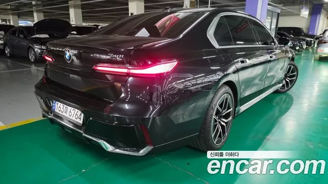 BMW 7 Series G70 — Фото автомобиля 4