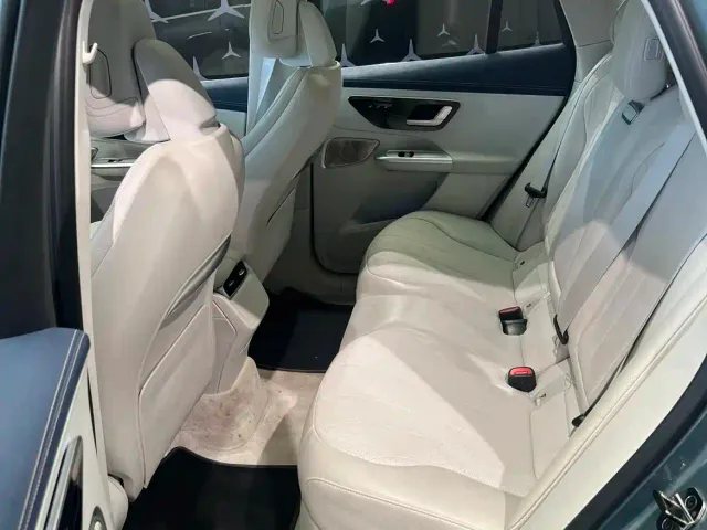 Mercedes-Benz EQE SUV — Фото автомобиля 8