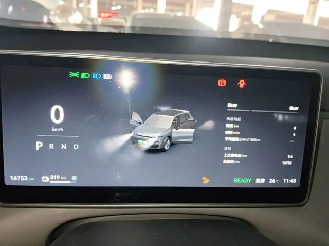 Leapmotor C10 — Фото автомобиля 11