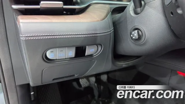Genesis G90 Бензин 3.5 турбо AWD — Фото автомобиля 17