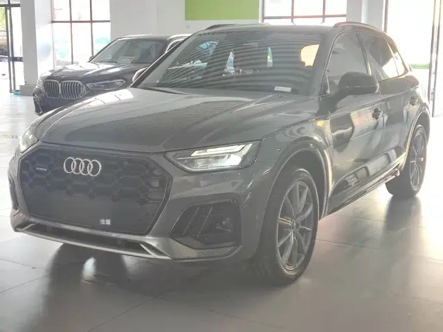 Фотография автомобиля — Audi Q5L