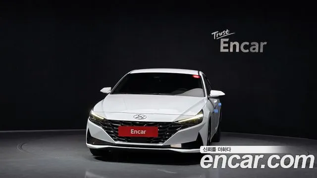 Hyundai AVANTE Avante (CN7) — Фото автомобиля 3
