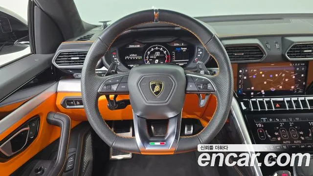 Lamborghini Urus — Фото автомобиля 18