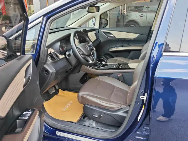 BYD Song MAX — Фото автомобиля 4
