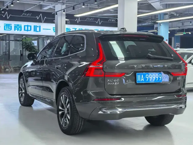 Volvo XC60 — Фото автомобиля 10