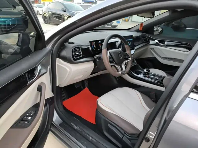 BYD Qin PLUS — Фото автомобиля 15