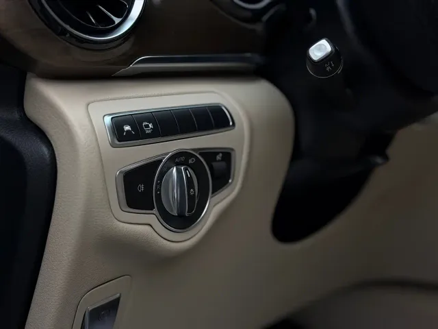 Mercedes-Benz V-Class — Фото автомобиля 22