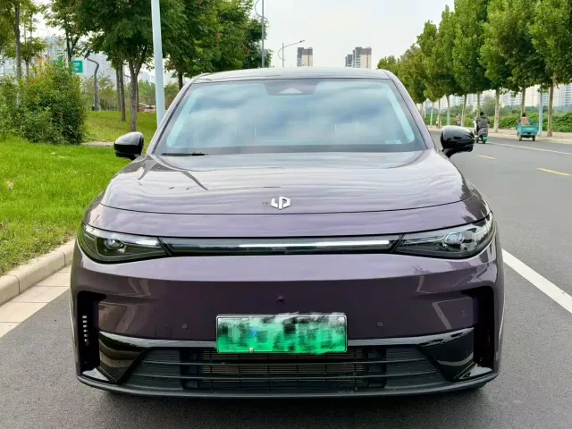 Leapmotor C10 — Фото автомобиля 2