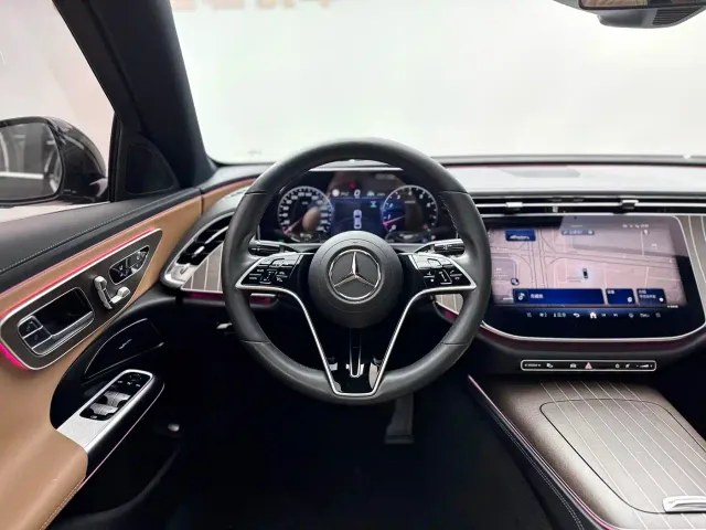 Mercedes-Benz E-Class — Фото автомобиля 6