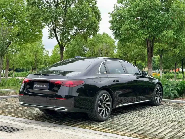Mercedes-Benz E-Class — Фото автомобиля 7