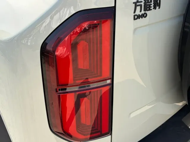 BYD FangChengBao Leopard 5 — Фото автомобиля 11