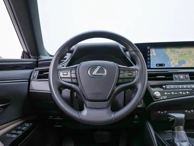 Lexus ES — Фото автомобиля 11