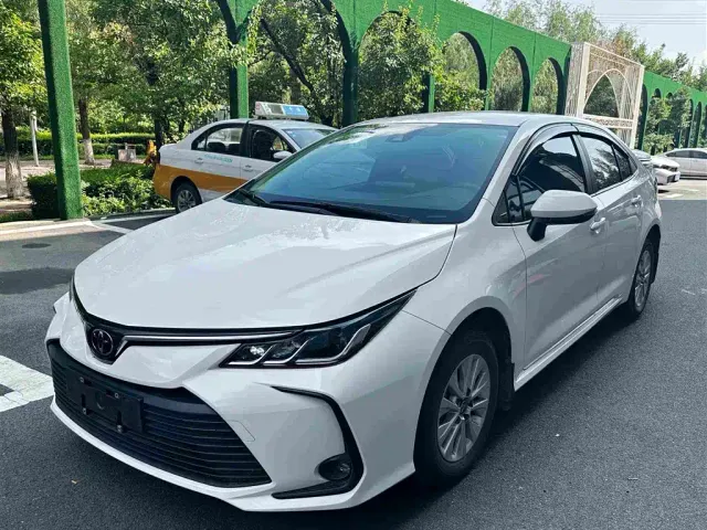 Фотография автомобиля — Toyota Corolla