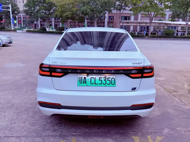Venucia D60 EV — Фото автомобиля 5