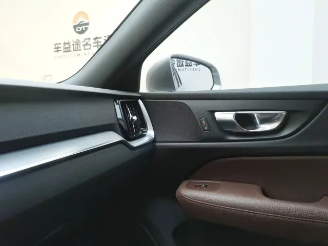 Volvo Volvo S60 2022 B4 Smart Comfort Luxury Edition — Фото автомобиля 21