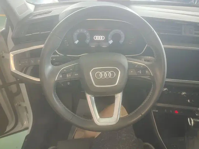 Audi Q3 — Фото автомобиля 10