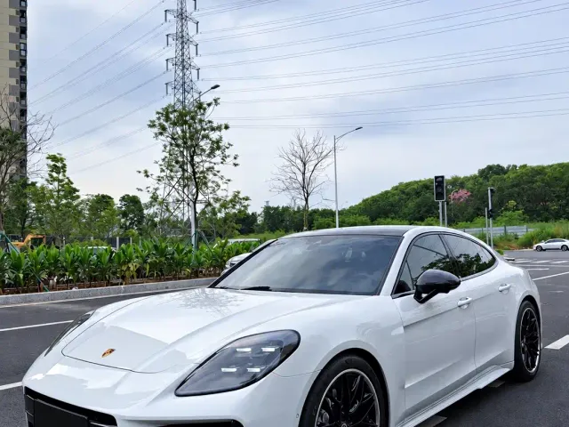 Фотография автомобиля — Porsche Panamera