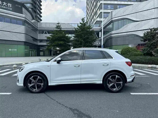 Audi Q3 — Фото автомобиля 10