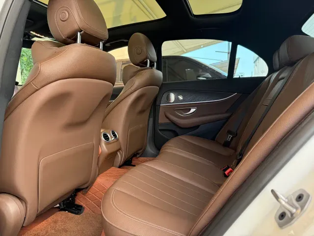 Mercedes-Benz E-Class — Фото автомобиля 10