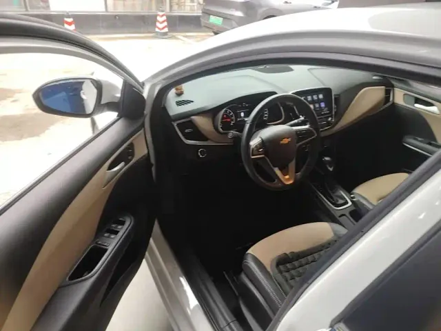 Chevrolet Monza — Фото автомобиля 15