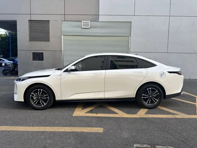 Changan Lamore — Фото автомобиля 12