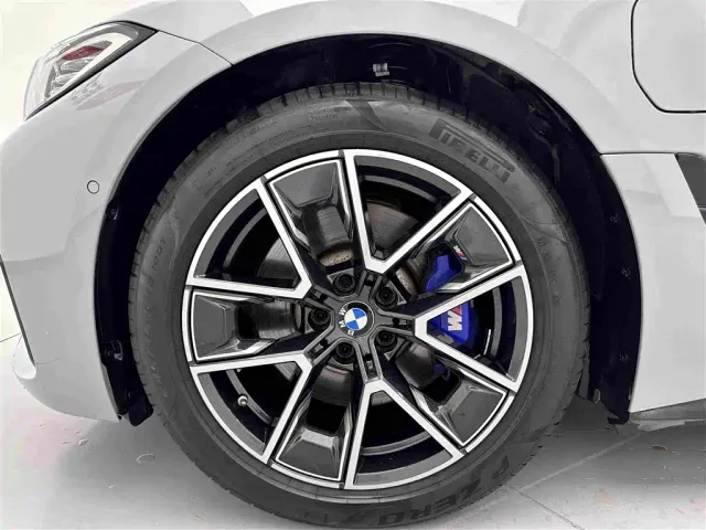 BMW i4 — Фото автомобиля 28