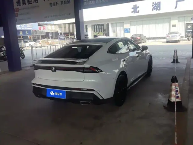 Changan UNI-V — Фото автомобиля 3