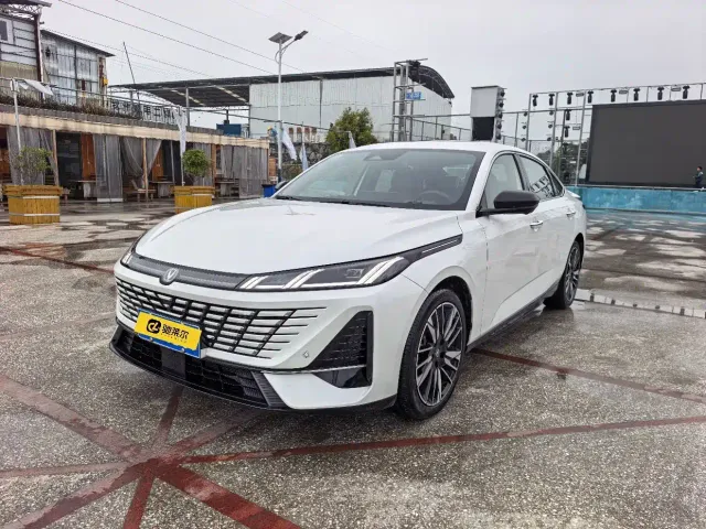 Фотография автомобиля — Changan Eado