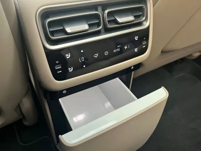 Li Auto i6 — Фото автомобиля 17