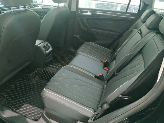 Volkswagen Tiguan L — Фото автомобиля 16