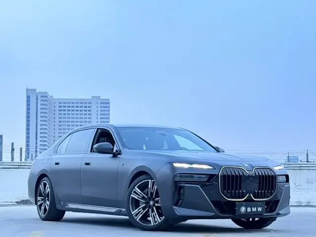 BMW 7 Series — Фото автомобиля 3