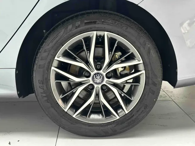 BYD Qin PLUS — Фото автомобиля 25