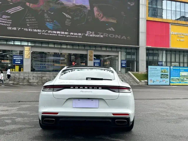 Porsche Panamera — Фото автомобиля 7