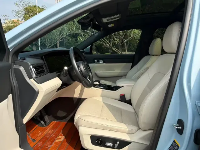 Li Auto ONE — Фото автомобиля 7