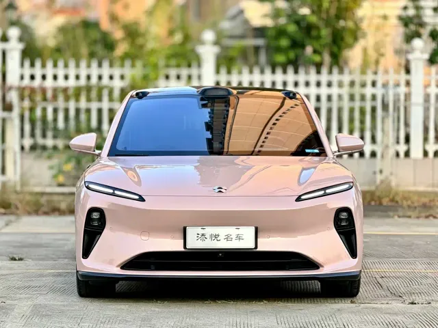 Фотография автомобиля — Nio ET5 Touring