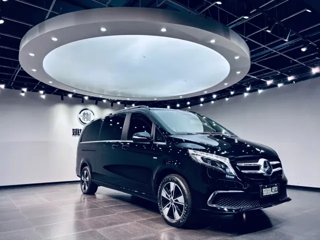 Mercedes-Benz V-Class — Фото автомобиля 14
