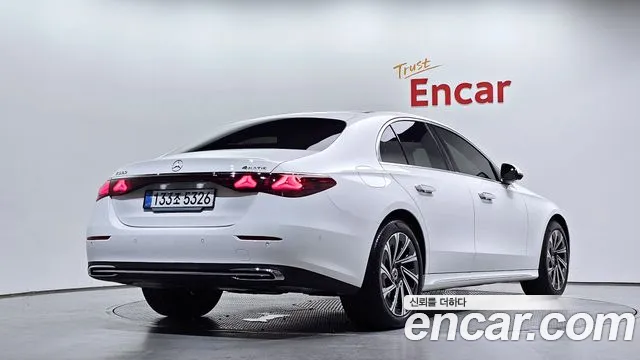Mercedes-Benz E-Class E-класс W214 E300 4MATIC Exclusive — Фото автомобиля 2