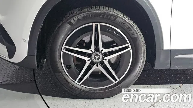 Mercedes-Benz EQA — Фото автомобиля 5