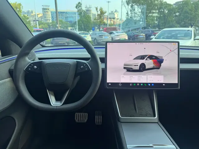 Tesla Model Y — Фото автомобиля 9